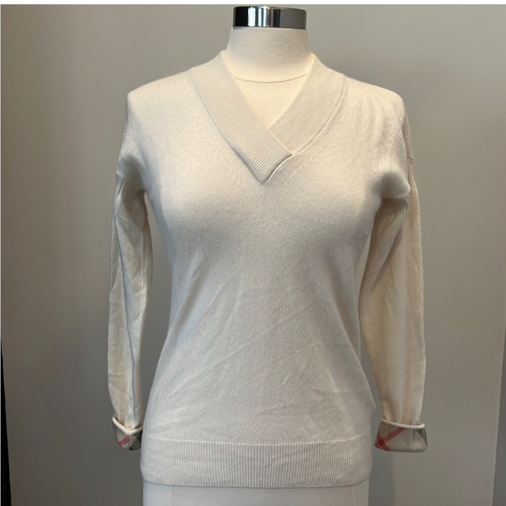 Burberry Brit 100% cashmere in white, size s